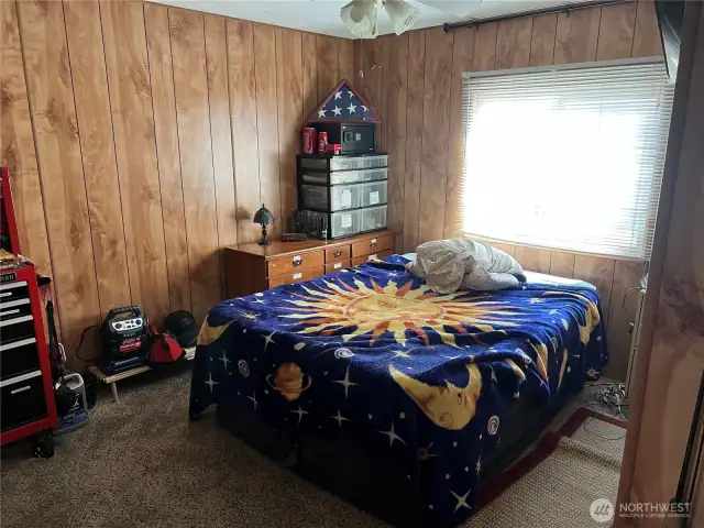 Second bedroom.