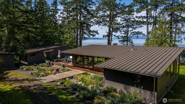 Welcome to paradise on "Big" Henry Island
