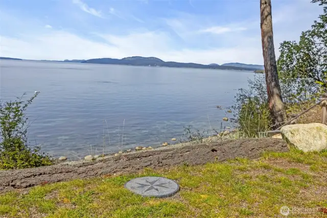 Watch the extensive wildlife from your front yard. Orcas, humpbacks, seals, sea lions and much more.