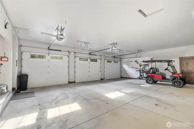 1062 sf ft garage!