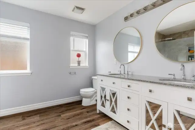 Spacious en suite bathroom with plenty of room to unwind