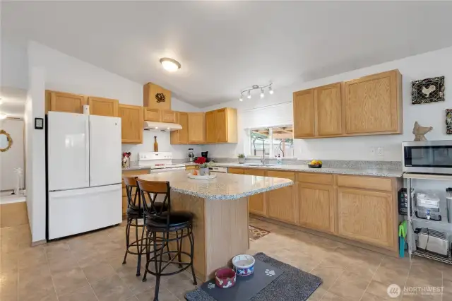 Nice sized kitchen with eating space