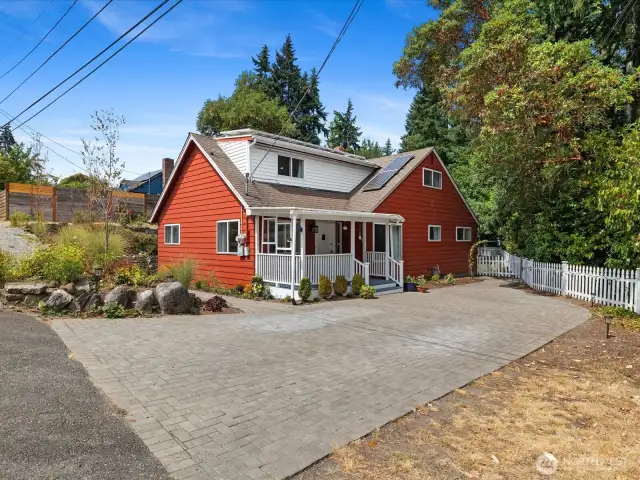 One of the things that makes this home so special? All the little extras—thoughtful built-ins, upgraded lighting, hidden storage nooks, and intentional design elements that add both style and soul.
