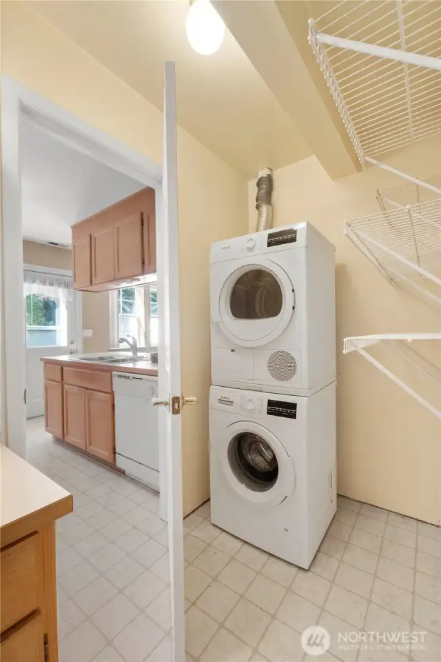 The washer and dryer stay with the unit!