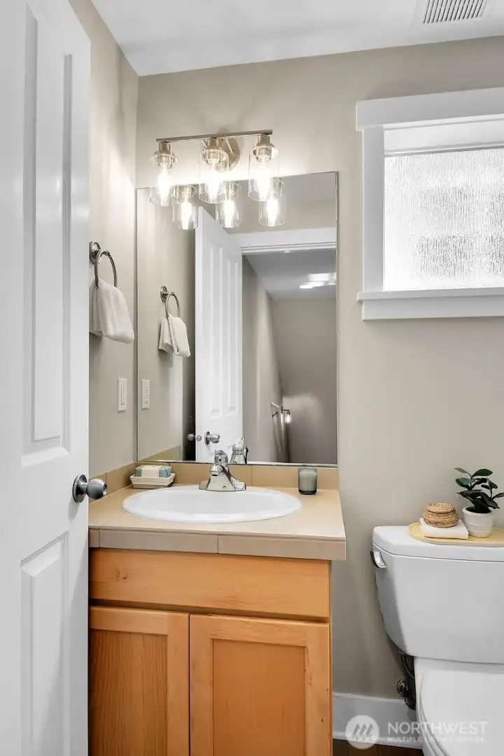 Main floor 1/2 bath.
