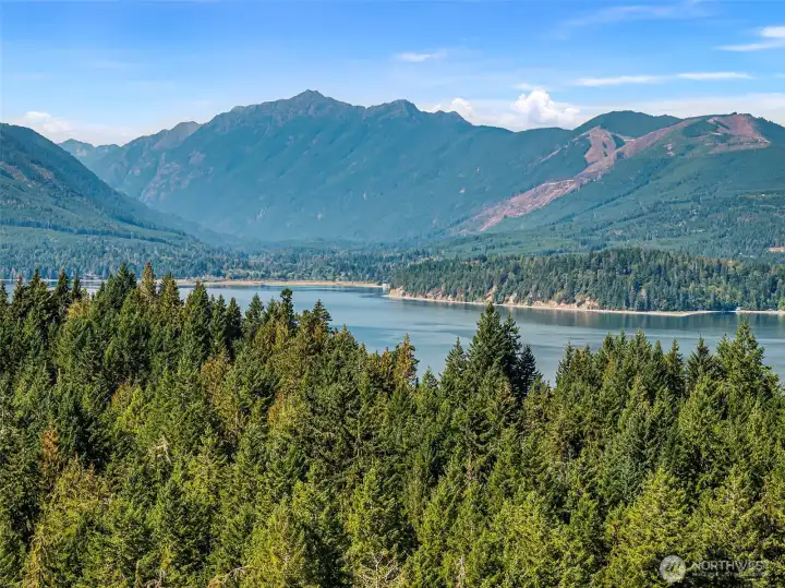 This area is just stunning, peaceful and quiet. You won't want to leave.