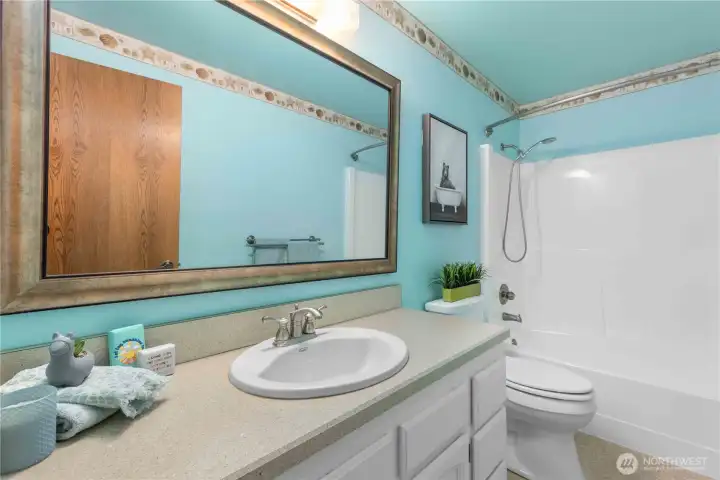 Upstairs full bath