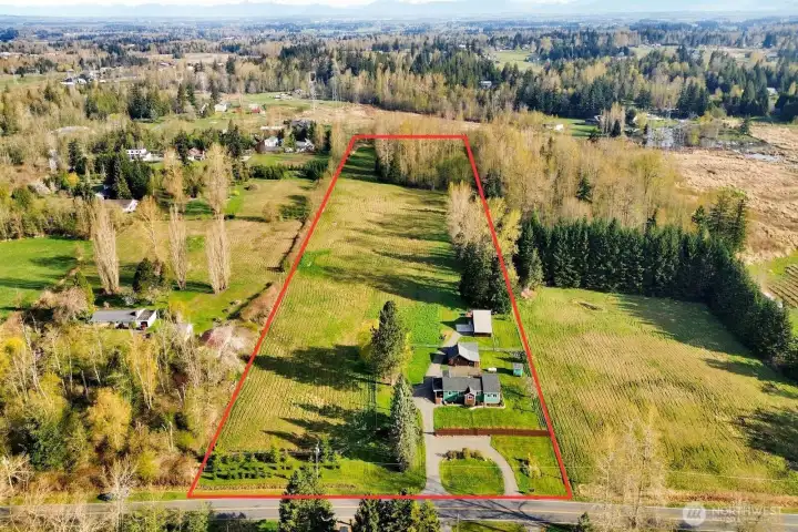 Such a beautiful, peaceful setting that captures the essence of country living—wide open space, fresh air, and room to truly enjoy the outdoors.