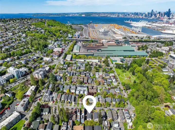 Conveniently located to Seattle, Alki and to the planned WS light rail. Conveniently located to Seattle, Alki and to the planned WS light rail.