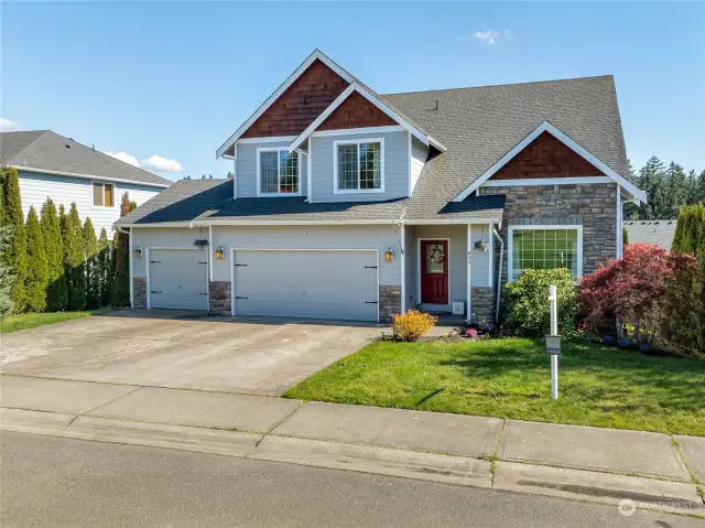 Welcome home to this beautiful 2333 sq ft home on popular Dow Ridge in Eatonville!