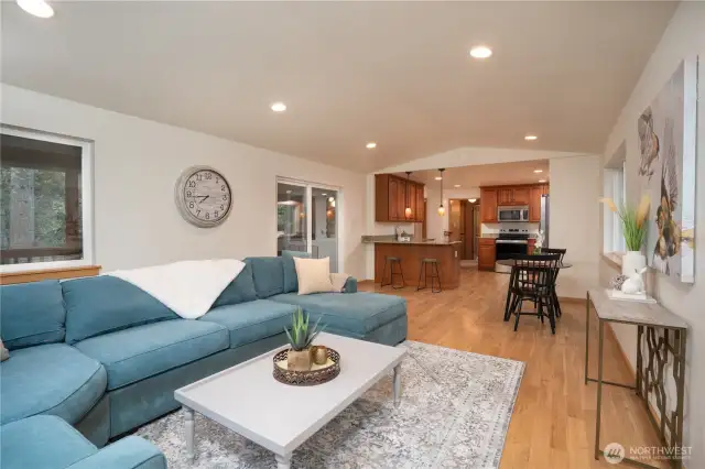 What a terrific gathering area - the sweet combo of the flowing kitchen-great room mix!