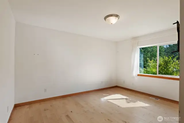 Main level primary bedroom