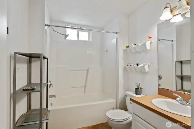 Upper level full bath