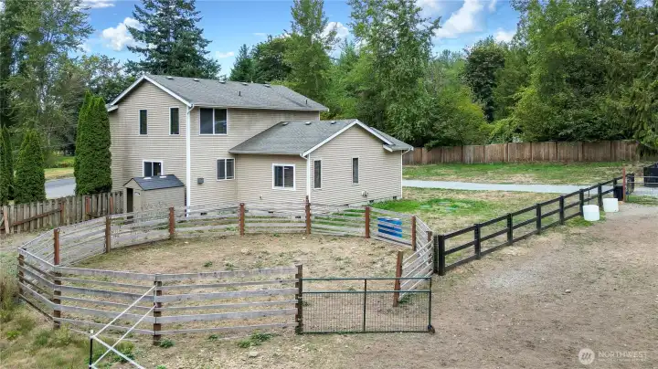 Round pen!