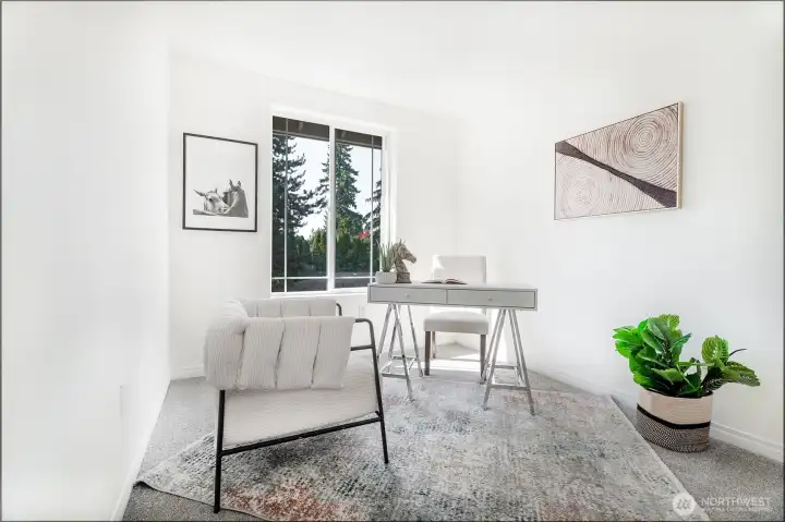 3rd bedroom upstairs - can be a home office