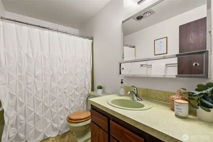 Main floor full bath.