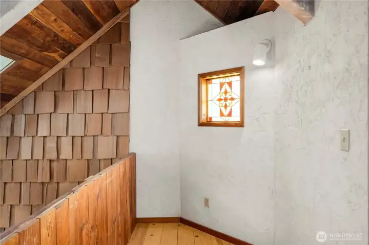 Loft overlooks hot tub