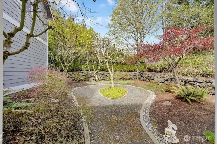 Cozy back yard setting