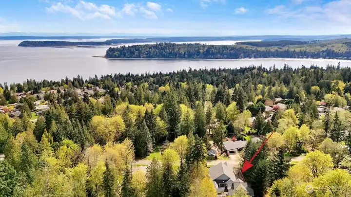 Close to Port Ludlow amenities and public beaches