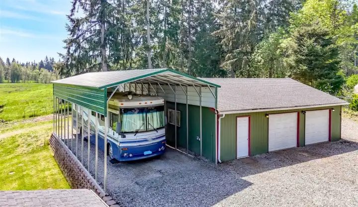 Covered 18x45 RV parking with 50 AMP service