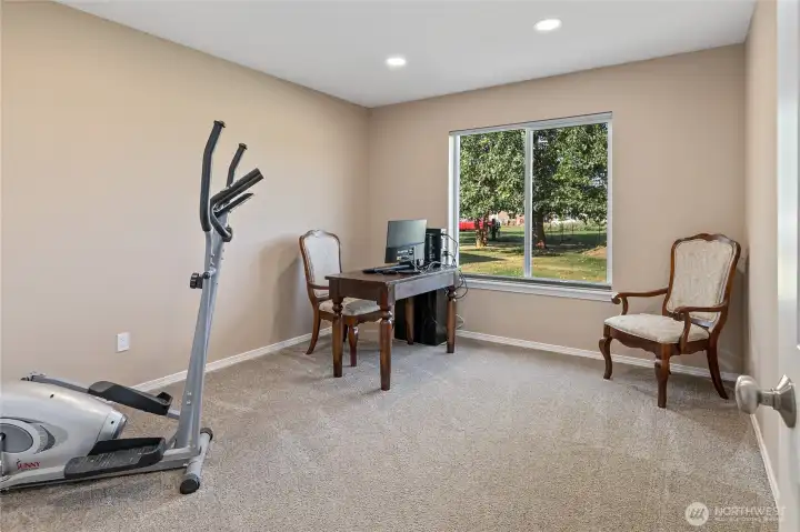 Big den/office does have a closet!