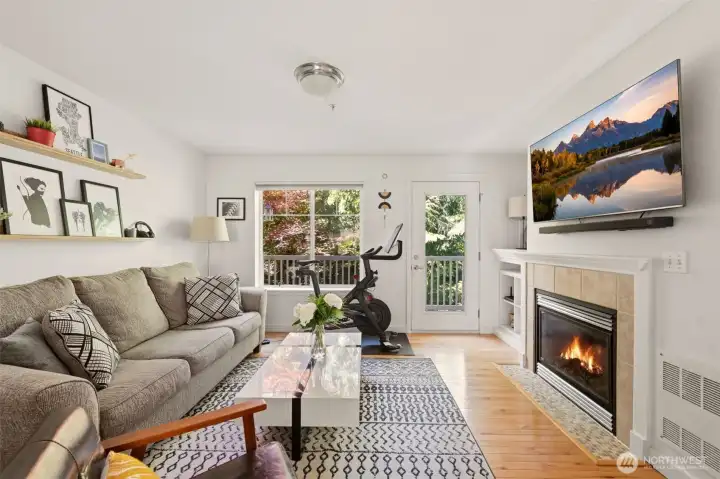 Living room (second floor)