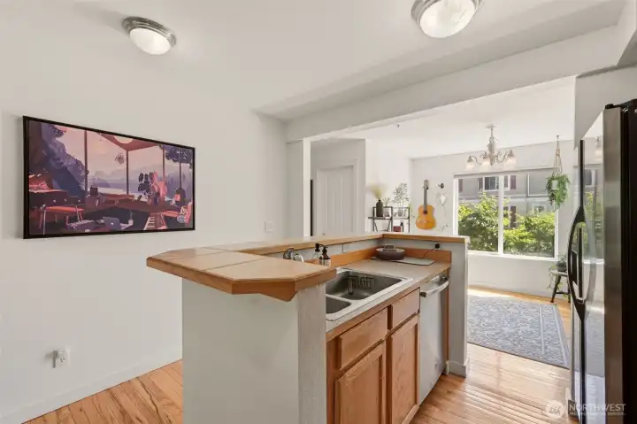 Open concept + dining room. (second floor)