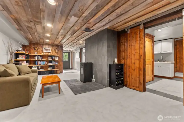 Family room and Utility room on lower level Family room and Utility room on lower level