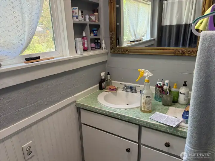 Bathroom vanity