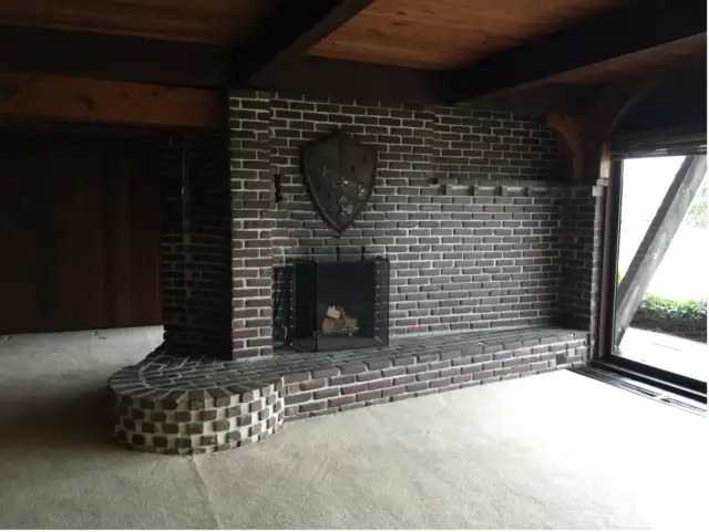 Two sided fireplace