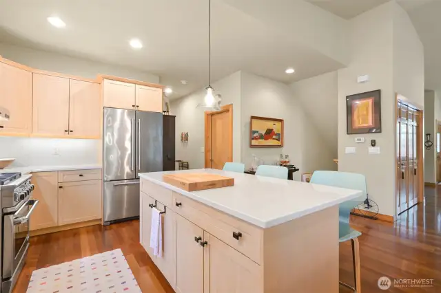 Eat in bar in the kitchen