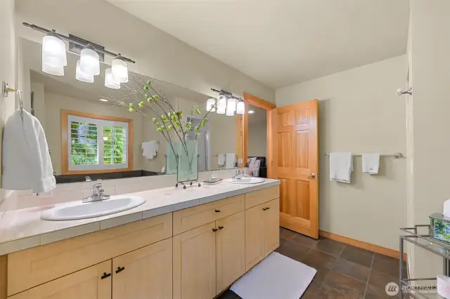 Double sinks in the primary with tons of counter space