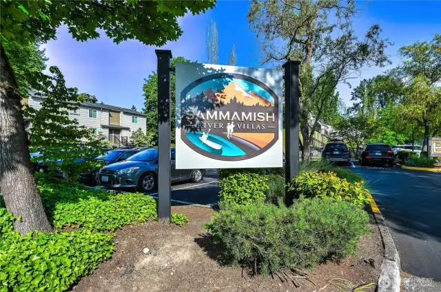 Located in the Sammamish River Villas complex with easy access to 520, downtown Redmond, Redmond Town Center, Microsoft, and more!