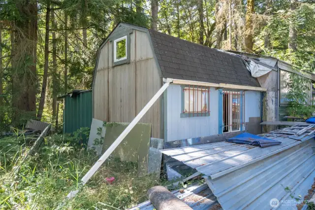 Tiny house