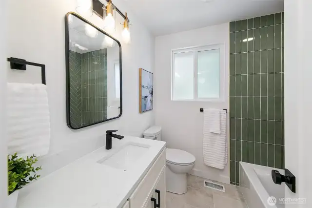Guest full bathroom