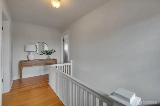 Upstairs hallway... notice the gorgeous Fir flooring.