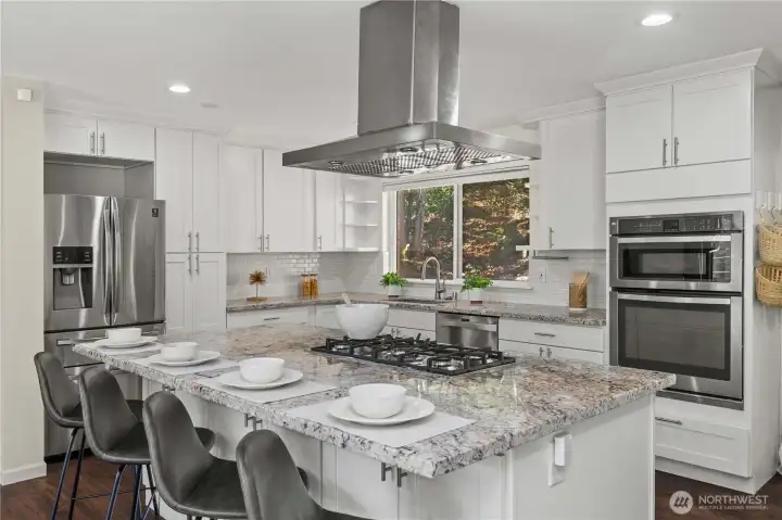 Ample Kitchen Cabinet Space