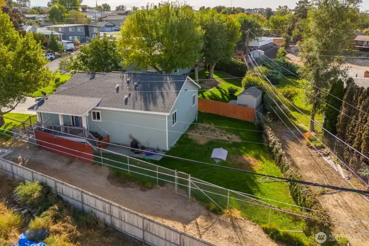 Large Lot size with plenty of privacy