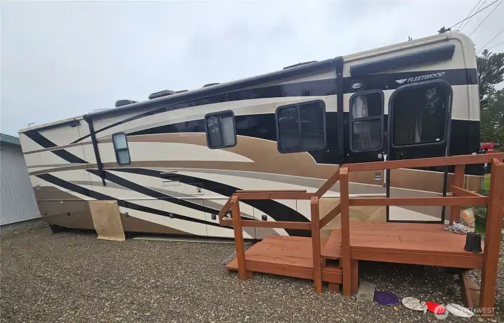 The RV can be yours at no extra cost and makes a great accommodation for your guests.