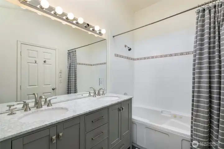 Full bath on the main floor between the 2 rooms or have a home office on the 2nd floor!
