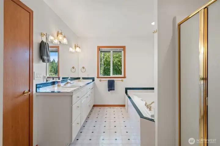 Primary En-Suite Bathroom.