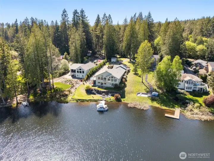 Located in the Gorgeous Golf Course Community of Lakeland Village!