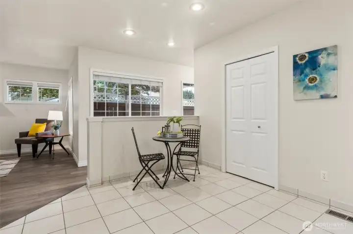 The wide entry leads to the great room plan with living, dinning and large den blending with the expansive, easy kitchen with kitchen eating space, large pantry and easy-care, warm-tone ceramic tile flooring The wide entry leads to the great room plan with living, dinning and large den blending with the expansive, easy kitchen with kitchen eating space, large pantry and easy-care, warm-tone ceramic tile flooring