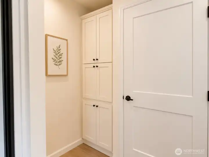 Primary Bathroom *AI Staging* Primary Bathroom *AI Staging*