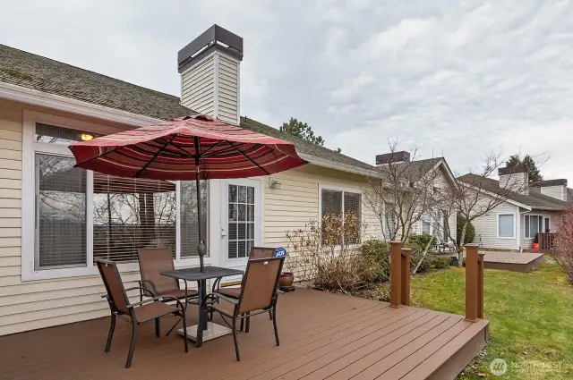 Newer Trex Deck overlooking greenspace