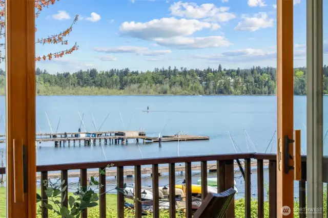 From early-morning row teams to casual paddle boarders and avid water skiers and wake surfers, there's never a dull moment on Lake Sammamish.