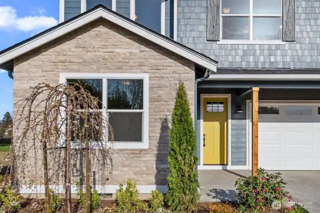 Photographs are for illustrative purposes only. Features, finishes, interior/exterior colors, landscaping and floorplan shown may vary from actual homes built.
