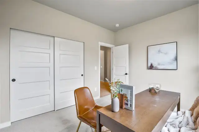 Photographs are for illustrative purposes only. Features, finishes, interior/exterior colors, landscaping and floorplan shown may vary from actual homes built.