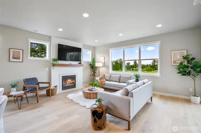 Photographs are for illustrative purposes only. Features, finishes, interior/exterior colors, landscaping and floorplan shown may vary from actual homes built.
