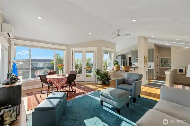 Wonderful layout for entertaining.